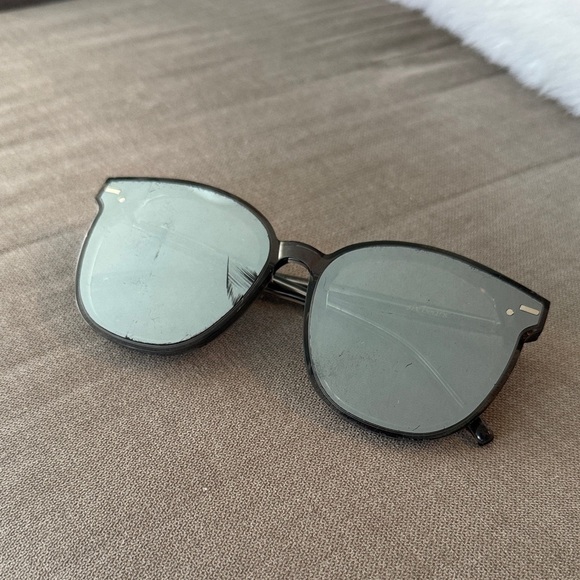 GENTLE MONSTER Mirrored Sunglasses Three Bears - Picture 4 of 7